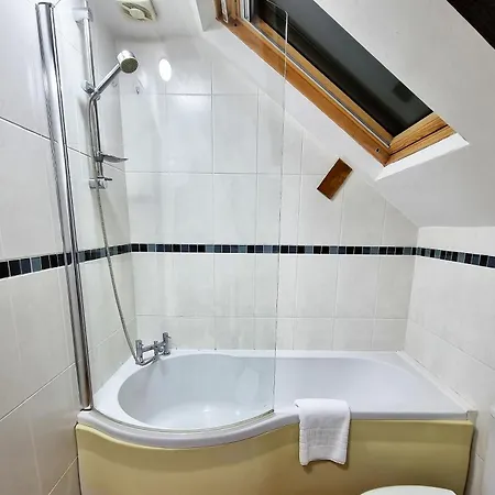 *rb1gh* For Your Relaxed & Cosy + Free Parking + Free Fast Wifi * Homestay Leeds (West Yorkshire)