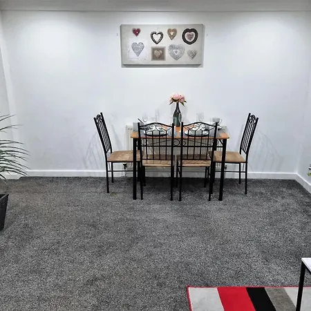 *rb1gh* For Your Relaxed & Cosy + Free Parking + Free Fast Wifi * Homestay Leeds (West Yorkshire)